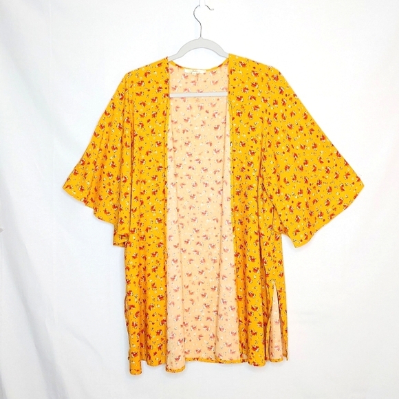 ANDREE BY UNIT Tops - Andree by Unit Kimono top, Small